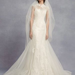 White by Vera Wang - Appliqued Chantilly Lace Trumpet Wedding Dress
VW351427